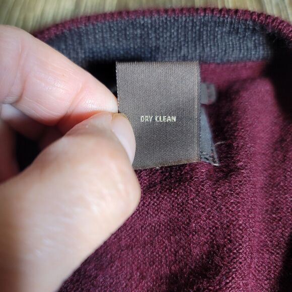 Greg Norman Tasso Elba Mens XL Maroon Sweater Italian Spun Yarn V Neck - Picture 4 of 7